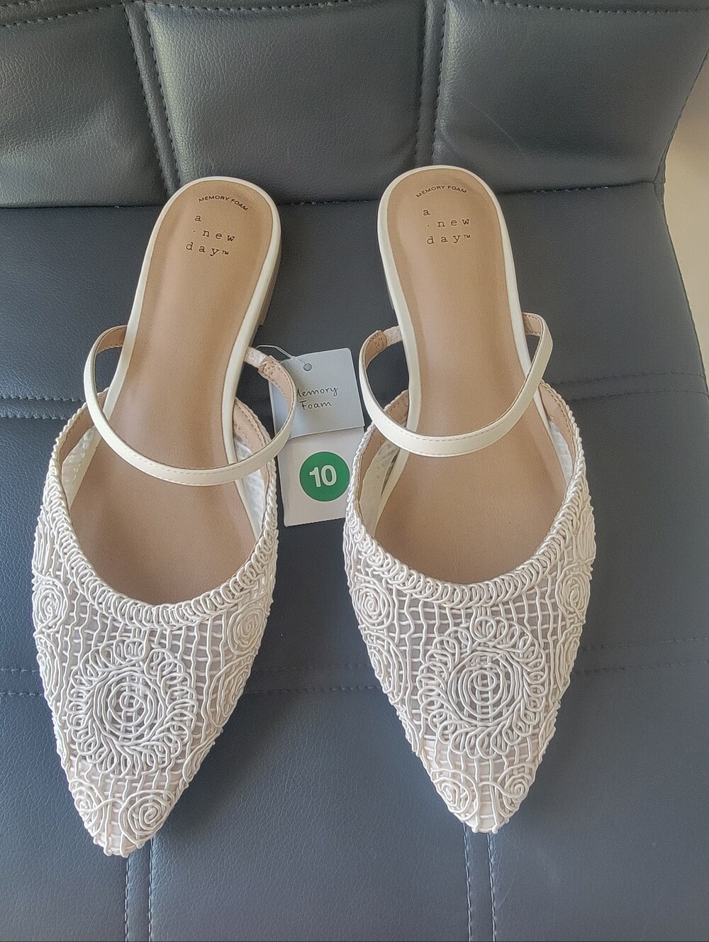 Women Vienna  Memory Foam Insole - A New Day Light Size 10 (Retail $35)